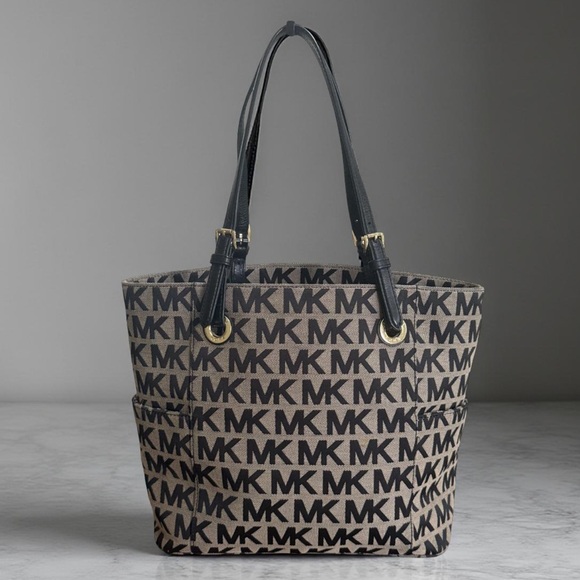 Authentic Michael Kors Signature Black and Tan Jet Set Tote Bag! - Picture 4 of 16